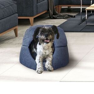 G Mason Group 2 in 1 pet bed or hit style hide out made by Woof